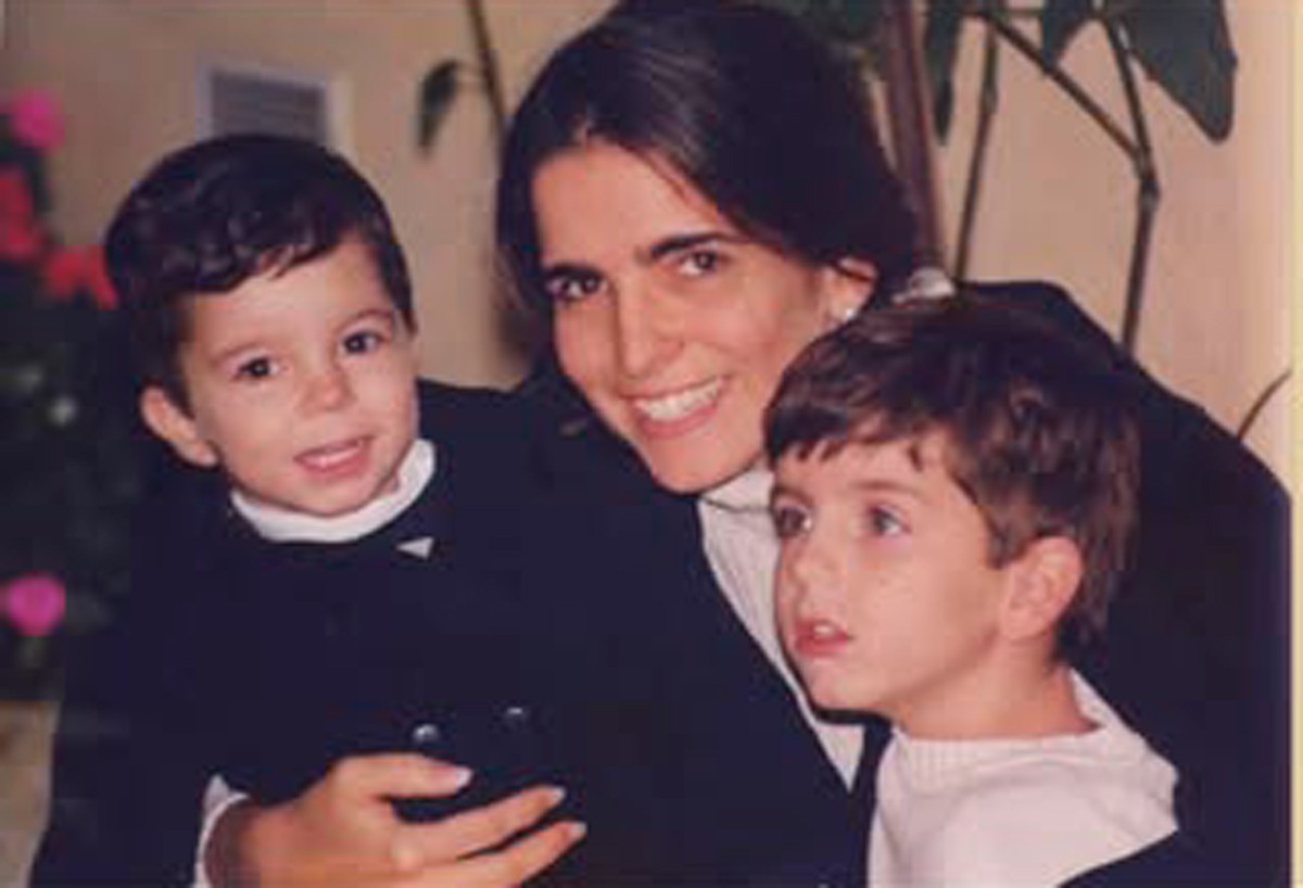 Malu Mader Completa Seis Décadas: Uma Análise Profunda da Atriz Ícone Entre a Discrição e o Amor Público